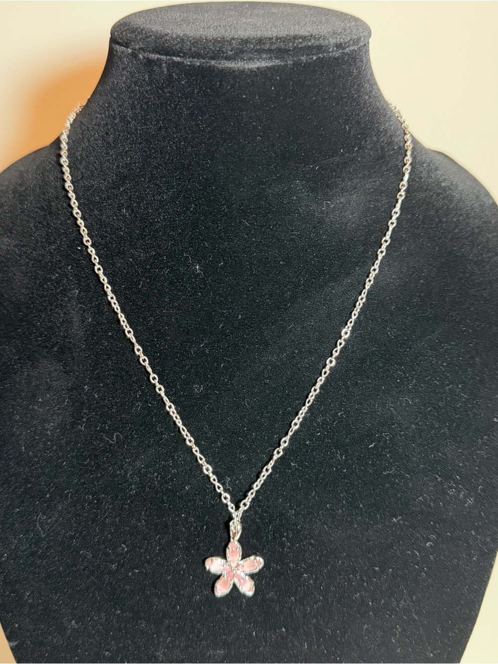 Kendra Scott Delicate Pink Flower Pendant Necklace - Silver Tone